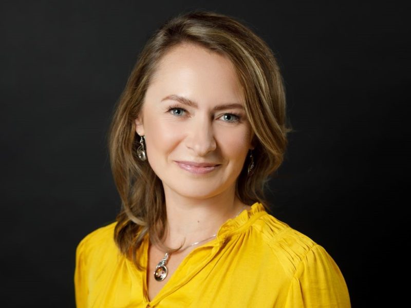CalgaryHeadshots_bySvetlanaYanova-6849-cropped